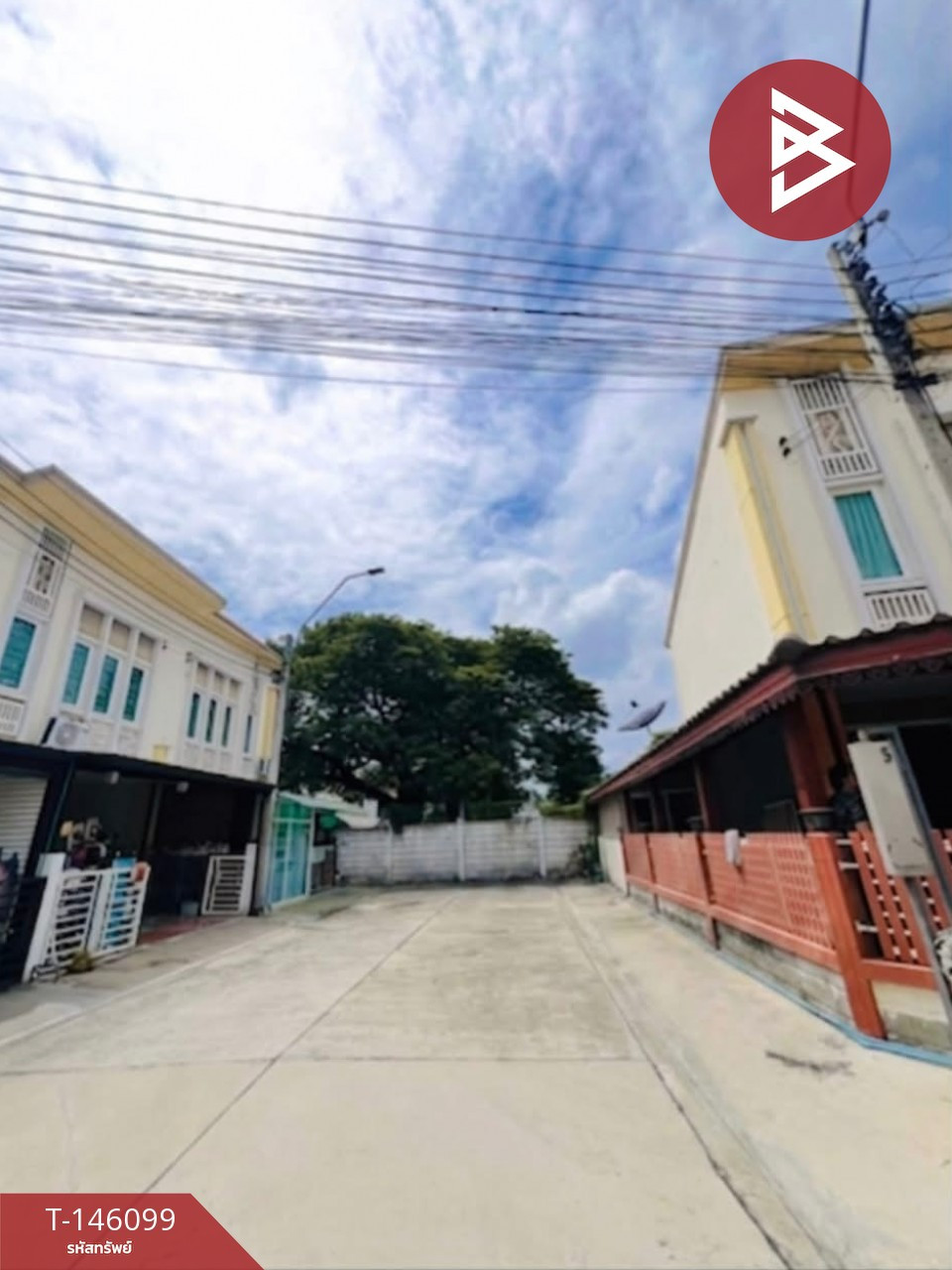 ขายทาวน์เฮ้าส์ หมู่บ้าน โกลเด้นทาวน์ เกษตร-ลาดปลาเค้า กรุงเทพมหานคร