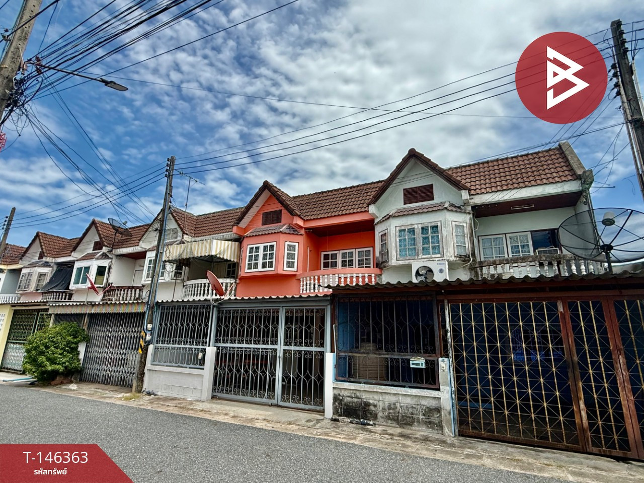 ขายทาวน์เฮ้าส์ 2 ชั้น เนื้อที่ 26 ตร.วา บ้านบึง ชลบุรี