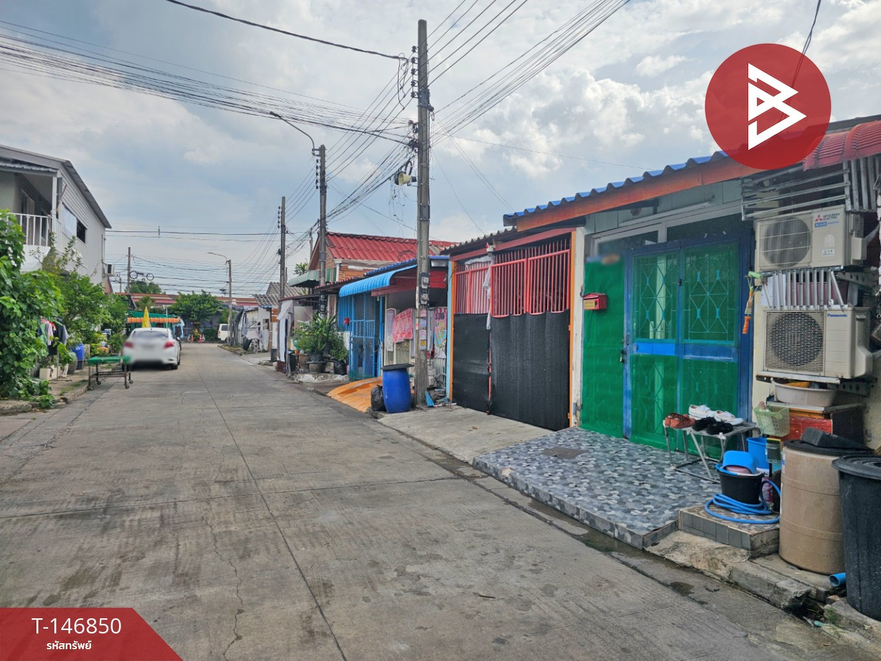 ขายทาวน์เฮ้าส์ หมู่บ้านหลังคาแดง เคหะร่มเกล้า24 ลาดกระบัง กรุงเทพมหานคร