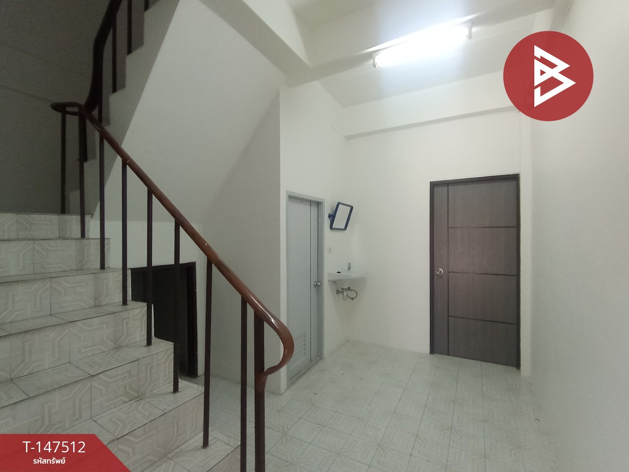 ขายทาวน์เฮ้าส์ 2 ชั้น เนื้อที่ 16.1 ตร.วา บ้านใต้ กาญจนบุรี