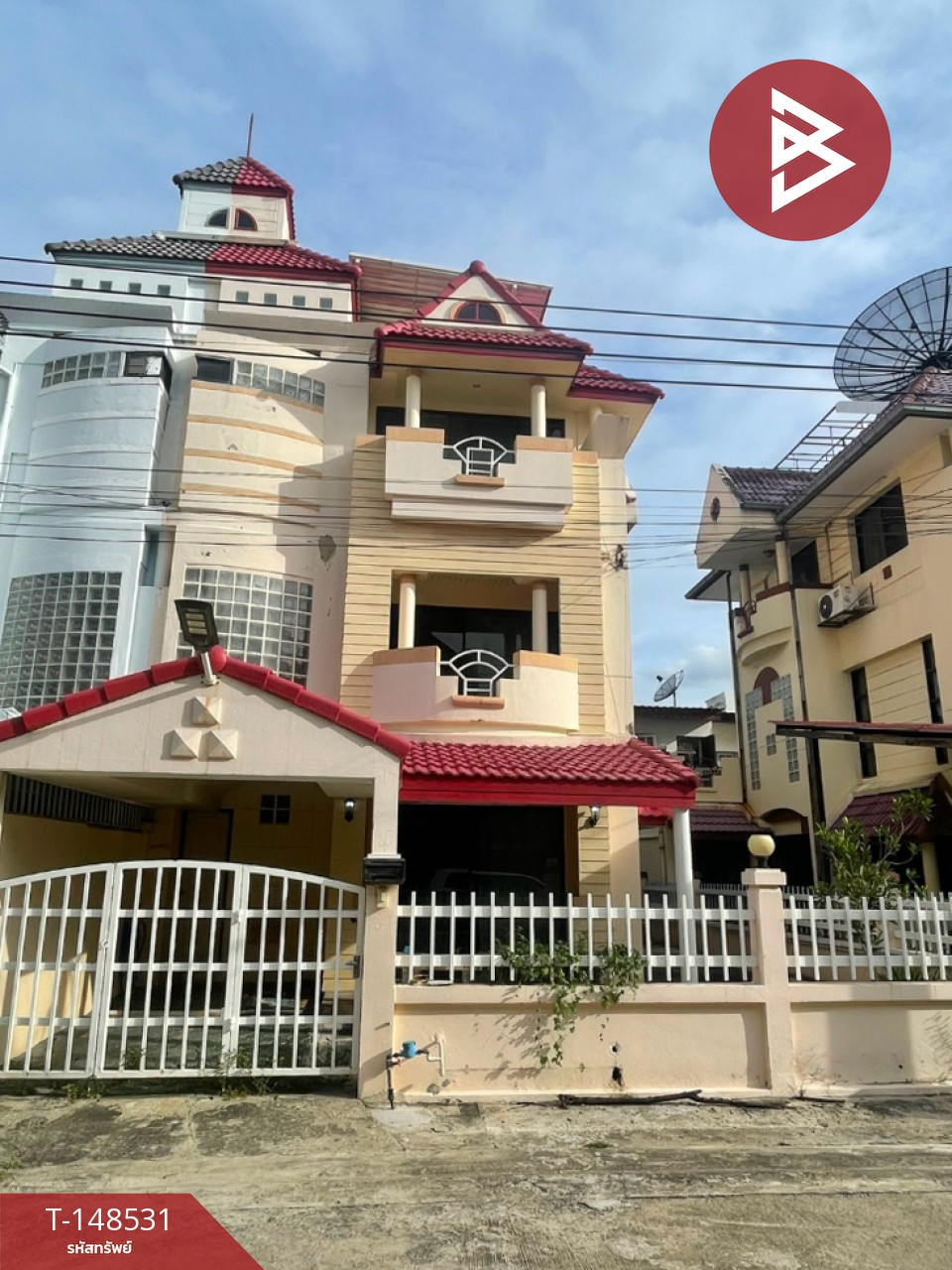 ขายทาวน์โฮม 4 ชั้นหลังมุม หมู่บ้านโฮมอเวนิว สุขุมวิท 101/1 (Home Avenue) ทำเลดี
