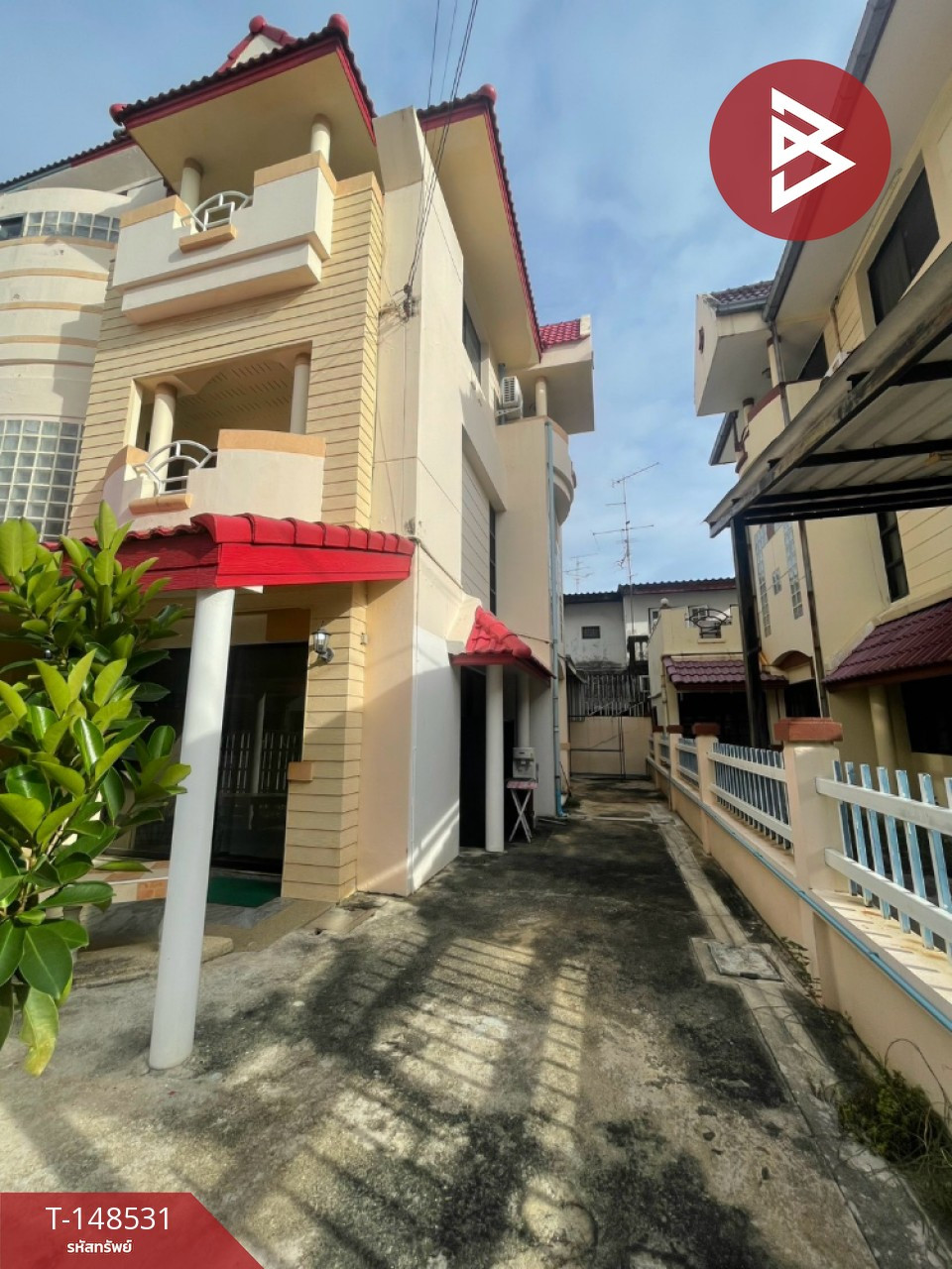 ขายทาวน์โฮม 4 ชั้นหลังมุม หมู่บ้านโฮมอเวนิว สุขุมวิท 101/1 (Home Avenue) ทำเลดี