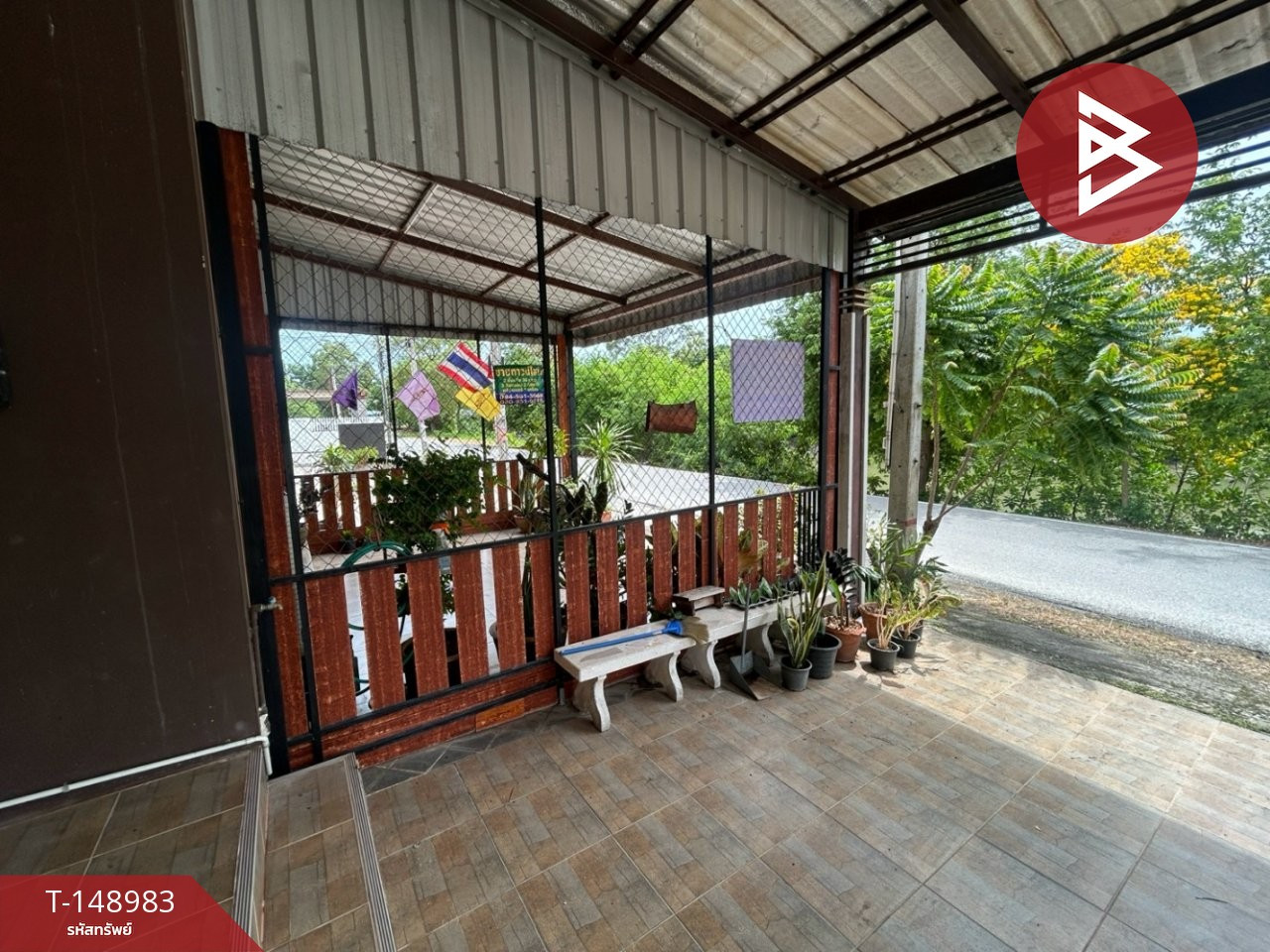 ขายด่วนอาคารพาณิชย์ 2 ชั้นครึ่ง เนื้อที่ 36.1 ตร.วา เชิงเนิน ระยอง