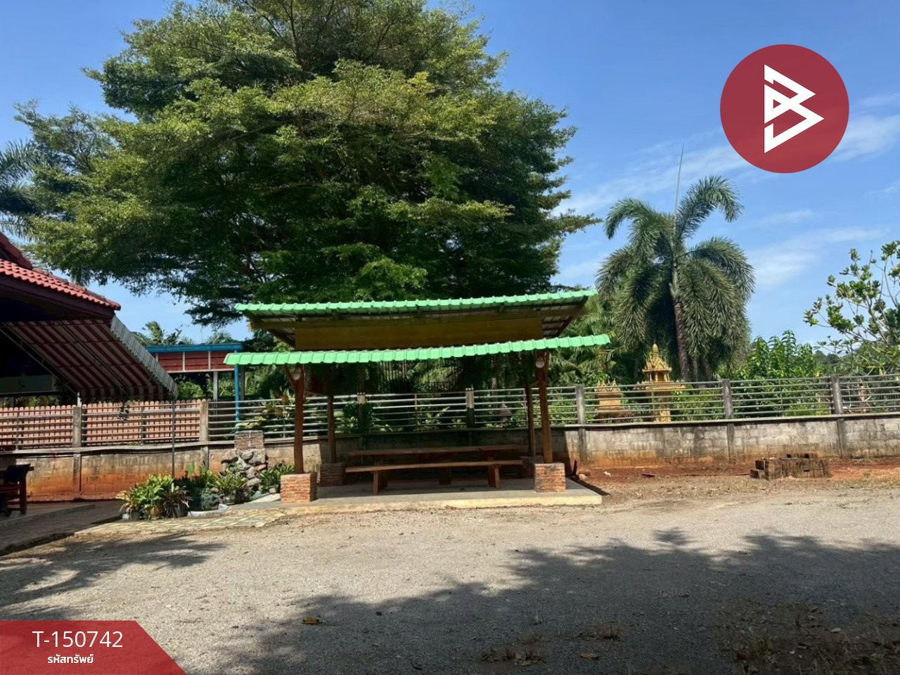 ขายบ้านเดี่ยวพร้อมที่ดิน เนื้อที่ 1 ไร่ ปะทิว ชุมพร