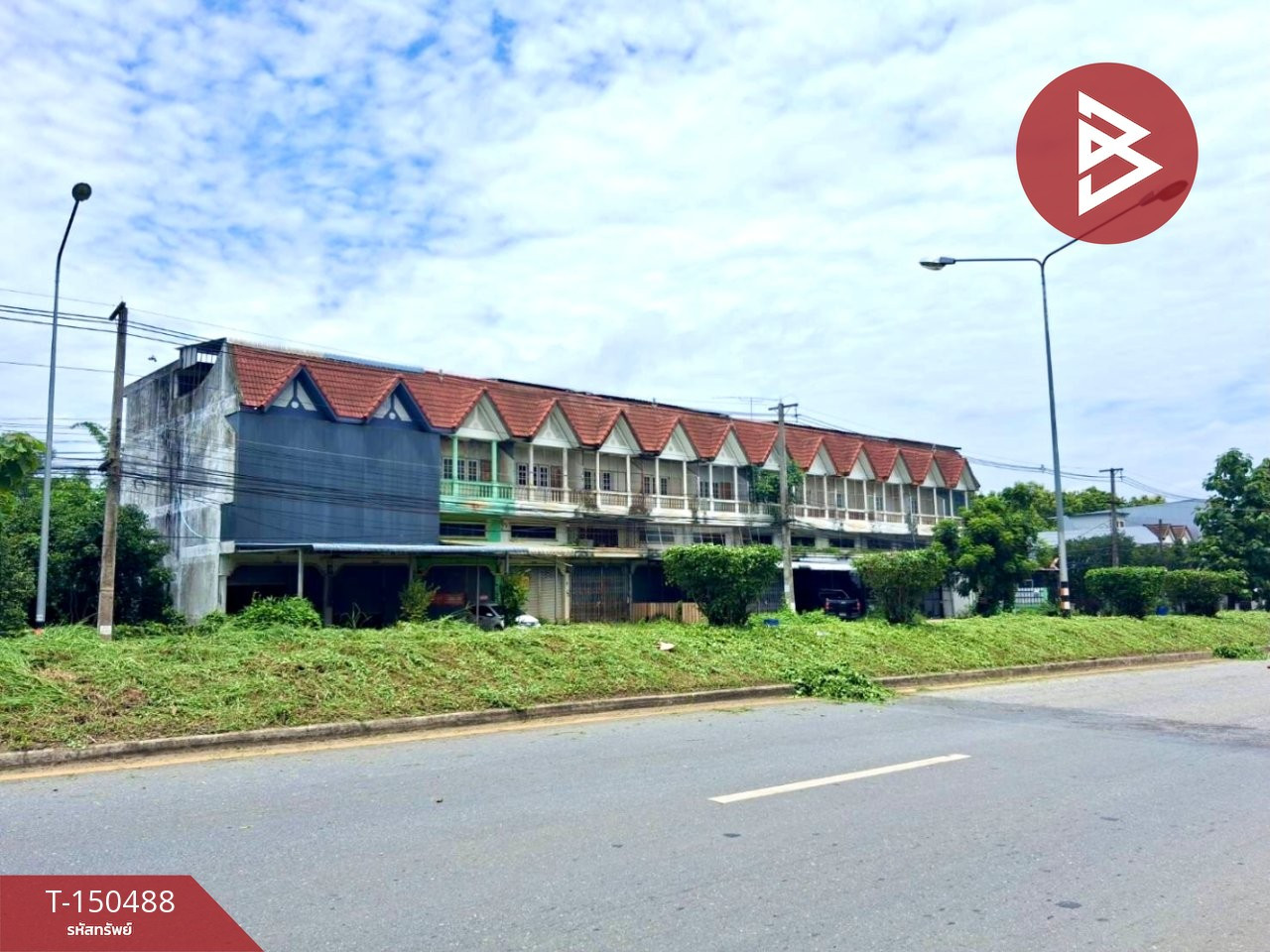 ขายอาคารพาณิชย์ 2 ชั้นครึ่ง เนื้อที่ 41.3 ตร.วา ท่าเสา อุตรดิตถ์