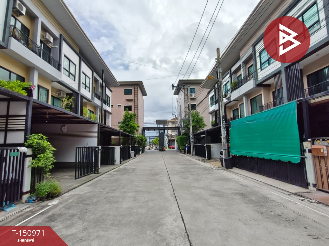 ขายทาวน์โฮม หมู่บ้านเดอะทริปเปิ้ล สุขุมวิท 113-ศรีนครินทร์ สมุทรปราการ