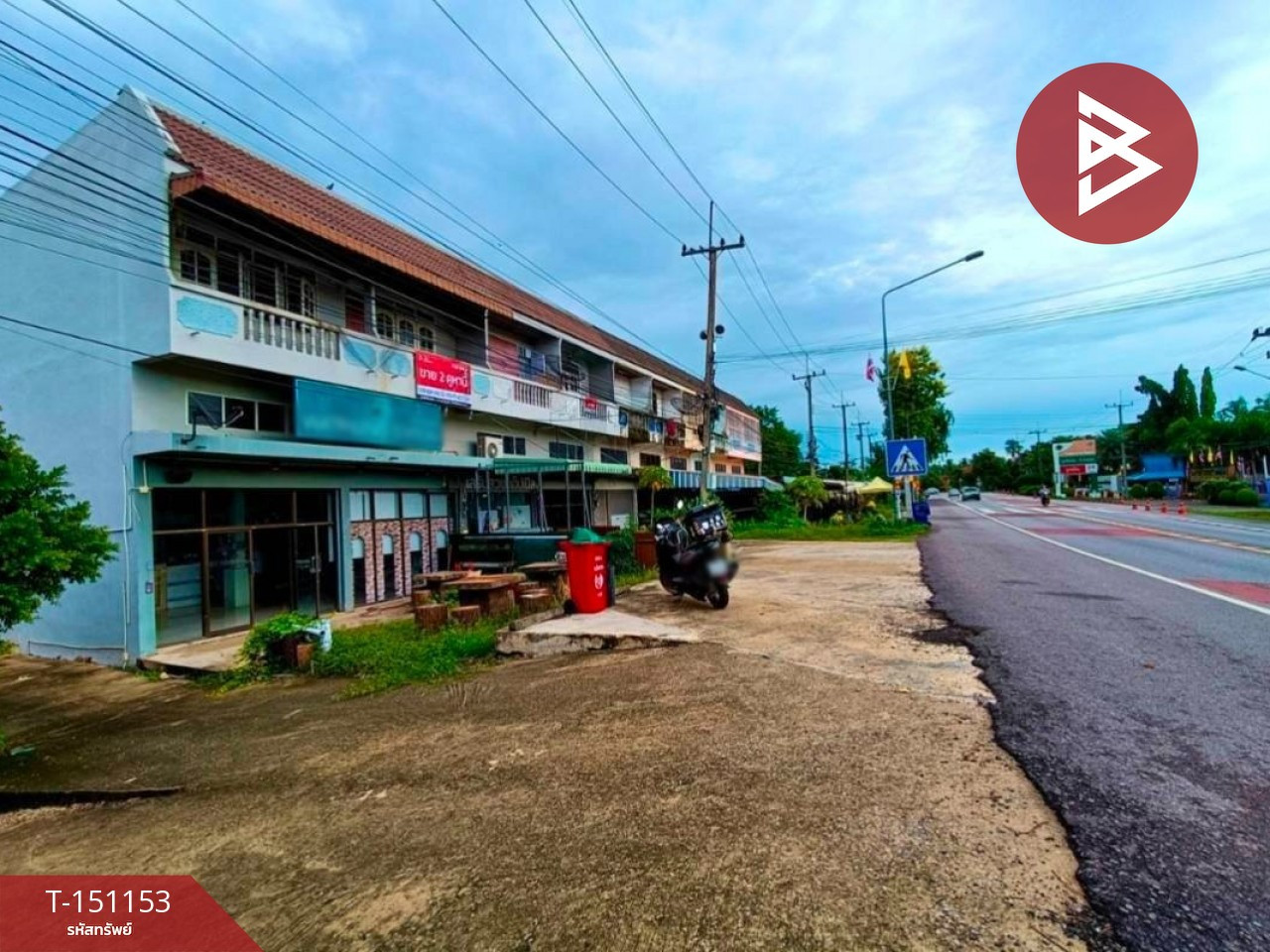 ขายทาวน์เฮ้าส์ 2.5 ชั้น เนื้อที่ 20 ตร.วา วัดเพลง ราชบุรี