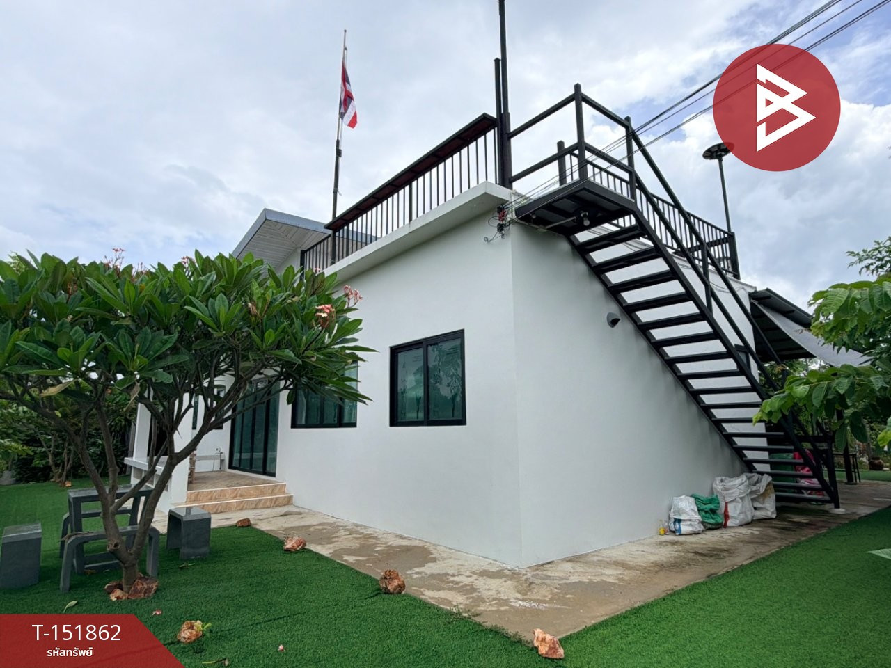 ขายบ้านเดี่ยวพร้อมที่ดิน เนื้อที่ 8 ไร่ 1 งาน 84 ตร.วา บ้านโป่ง ราชบุรี พื้นที่กว้างขวางมีบ่อปลา