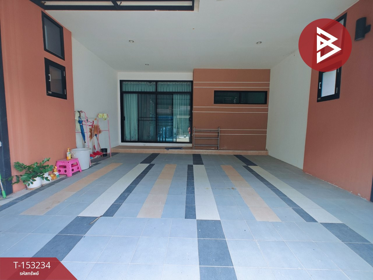 ขายทาวน์เฮ้าส์ หมู่บ้านอินโทร สุรนารายณ์ (Intro Townhome) นครราชสีมา
