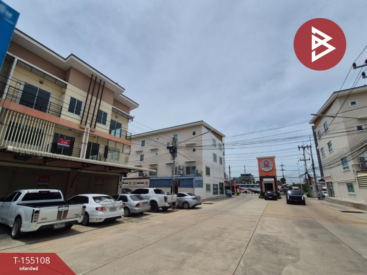ขายอาคารพาณิชย์ 3 ชั้น เนื้อที่ 52.4 ตร.วา รั้วใหญ่ สุพรรณบุรี