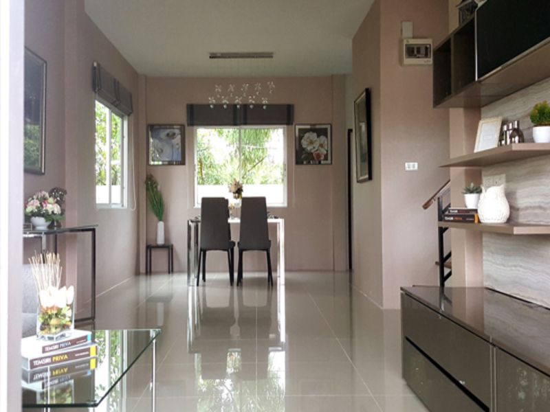 Temsiri-Priva-Nongchok-Prachasamran