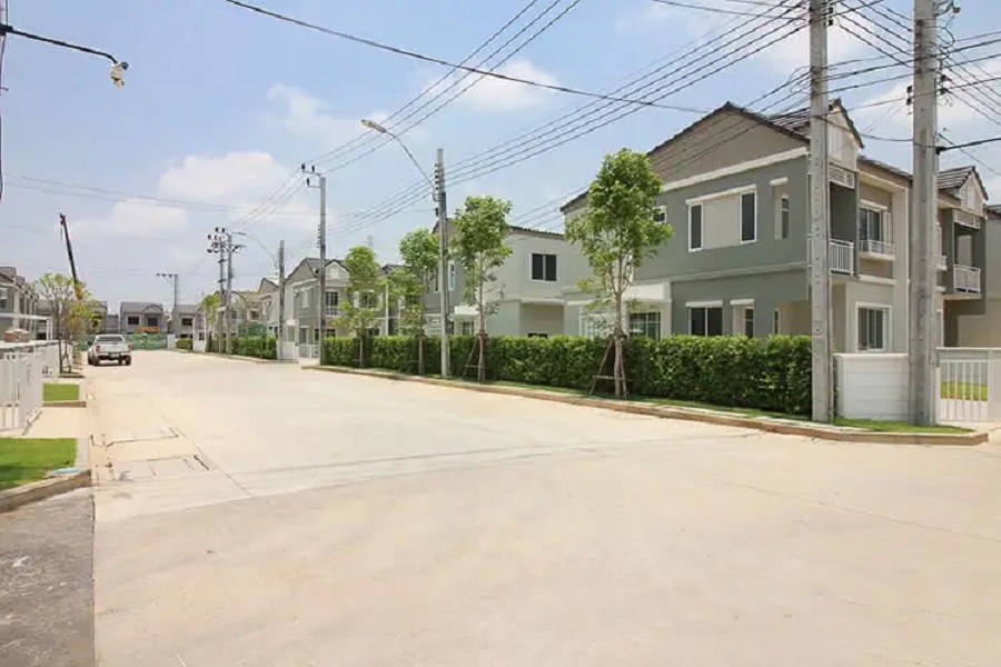 The-Village-Bangna-Wongwaen-2