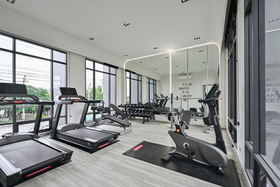 เอสตัน-ลาดกระบัง-สุวรรณภูมิ