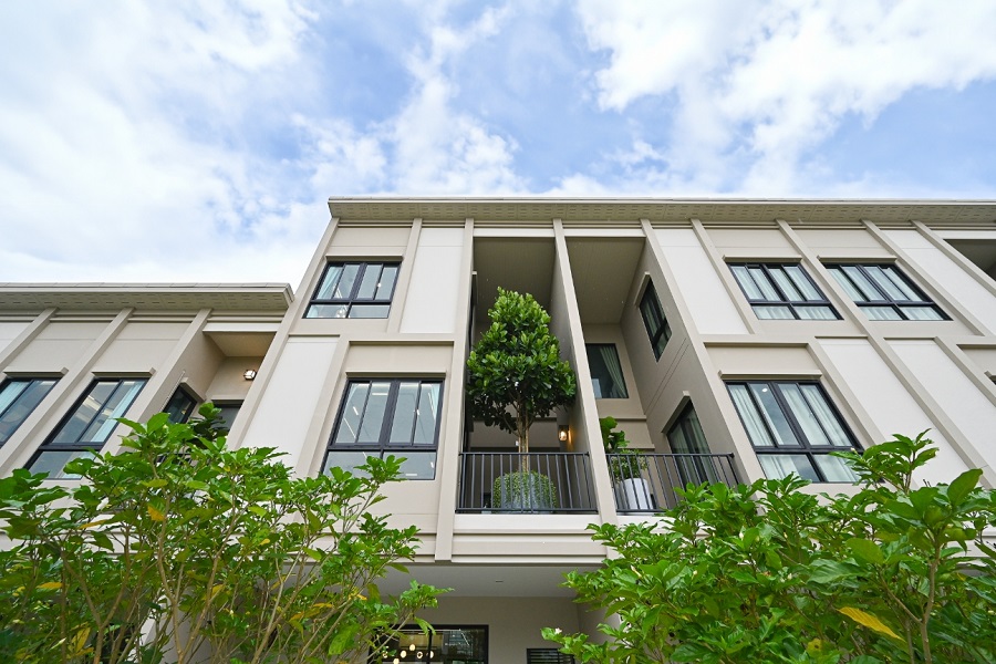 เอสตัน-ลาดกระบัง-สุวรรณภูมิ